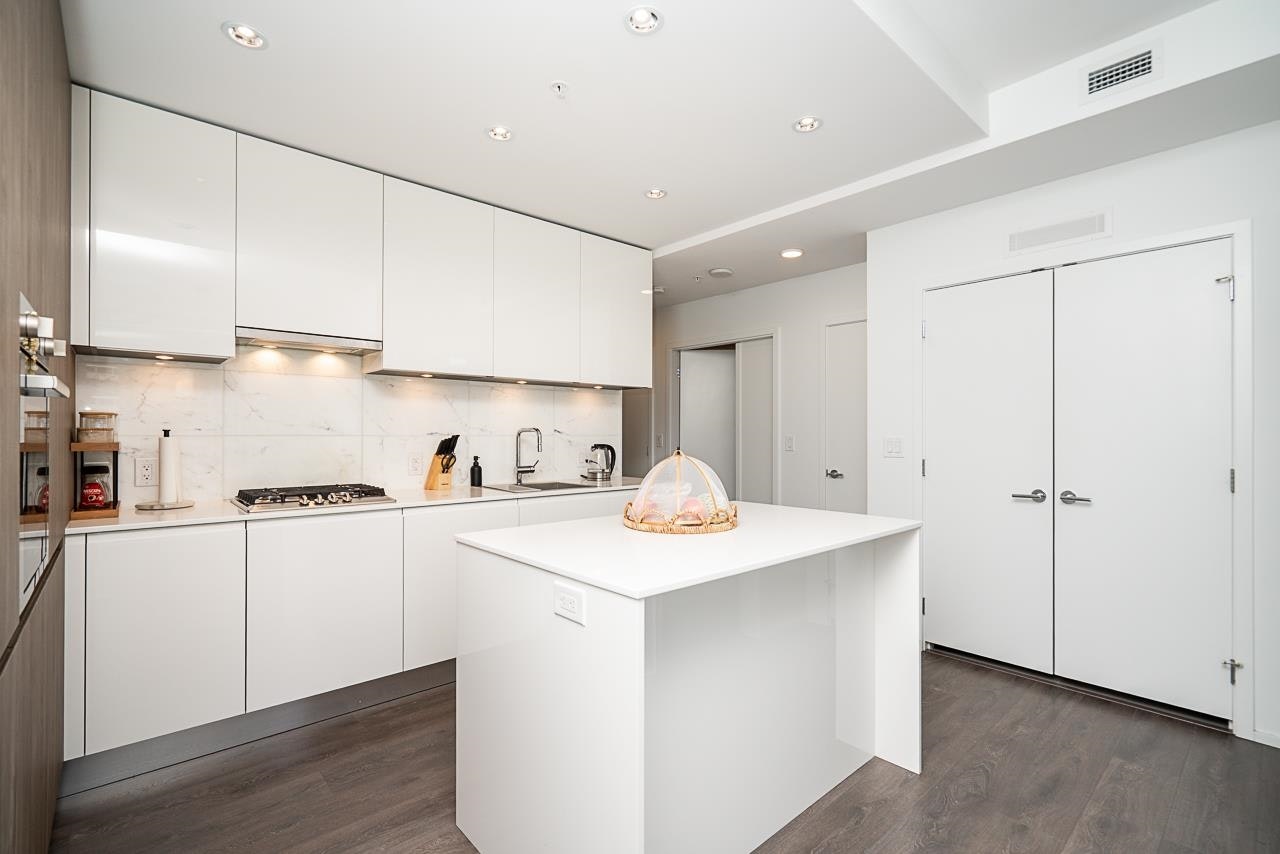 2407-4650 Brentwood Boulevard, Burnaby, BC, V5C 0M3