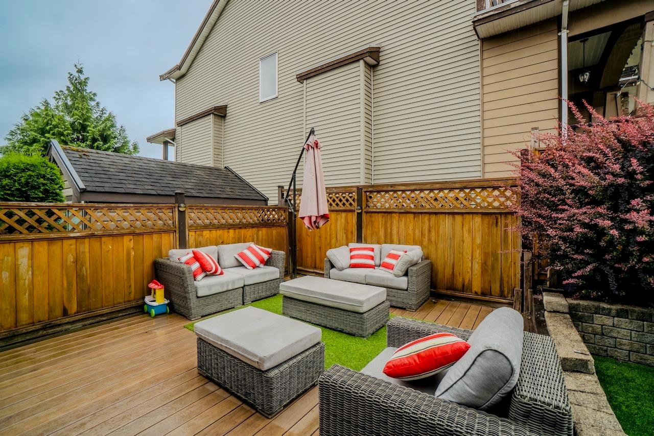 18938 54a Avenue, Surrey, BC, V3S 6R4 - 18