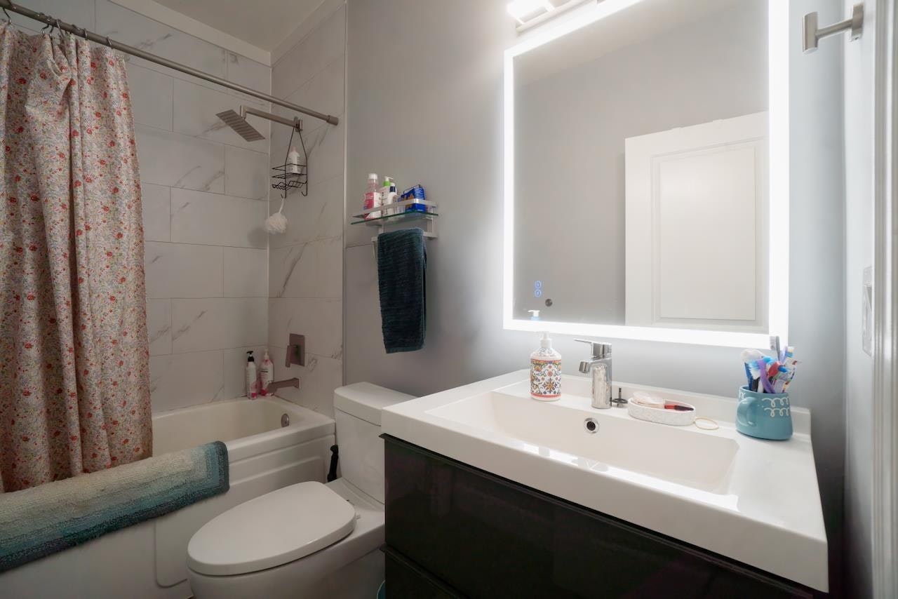 18938 54a Avenue, Surrey, BC, V3S 6R4 - 36