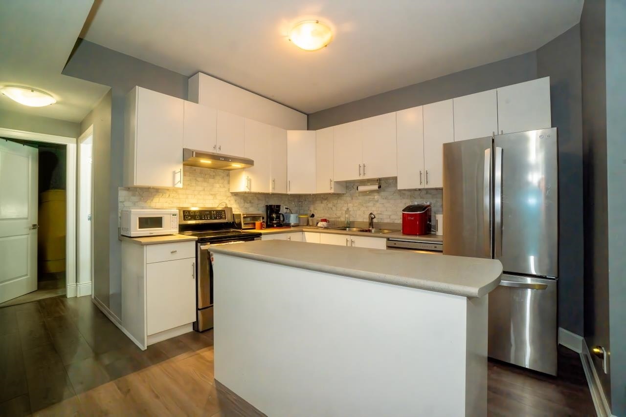 18938 54a Avenue, Surrey, BC, V3S 6R4 - 32
