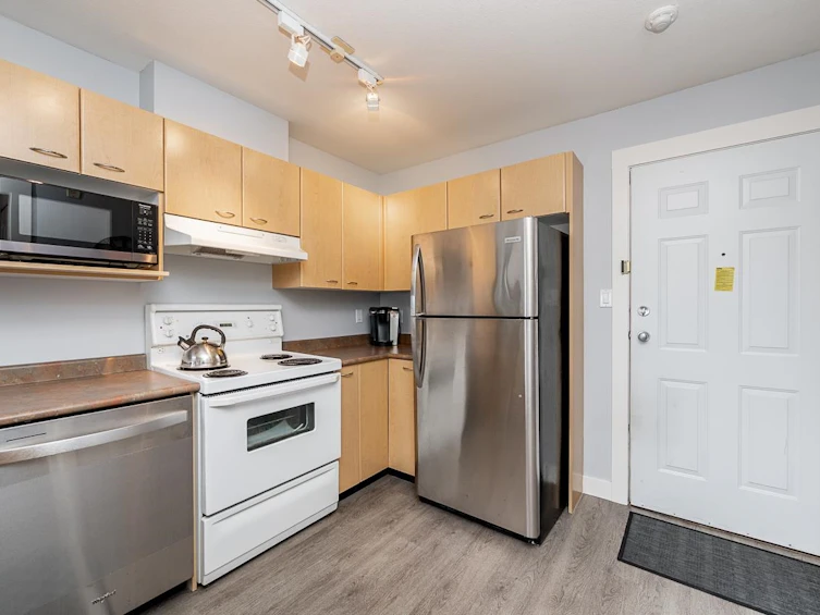 403-3939 Hastings Street, Burnaby, BC, V5C 2H8 - 6