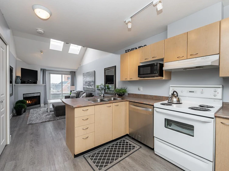 403-3939 Hastings Street, Burnaby, BC, V5C 2H8 - 7