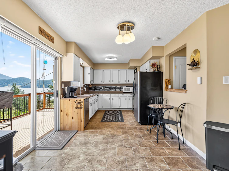 1849 North Road, Gibsons, BC, V0N 1V1 - 9
