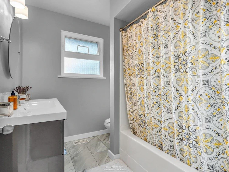 999 53a Street, Delta, BC, V4M 3E2 - 25