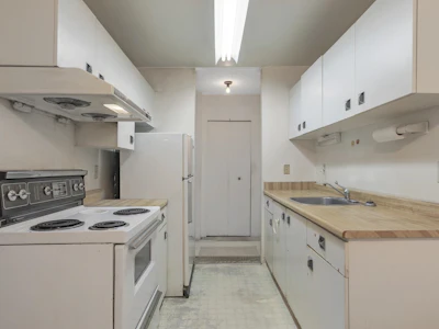 115-1440 E Broadway Street - 2
