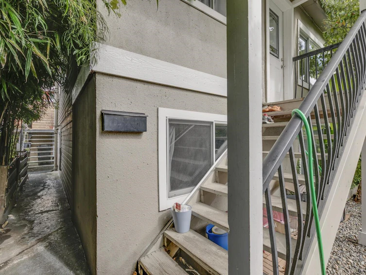 1577 E 26th Avenue, Vancouver, BC, V5N 2W1 - 2
