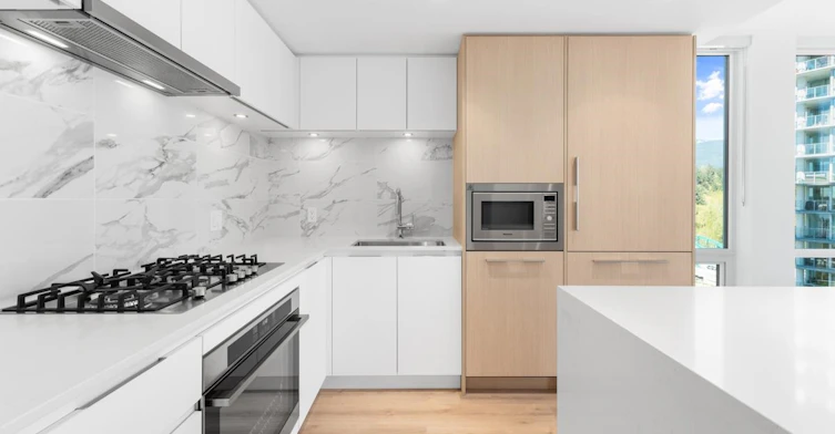1502-1500 Fern Street, North Vancouver, BC, V7J 1H6 - 2