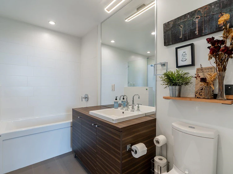 401-9150 University High Street, Burnaby, BC, V5A 0C5 - 31