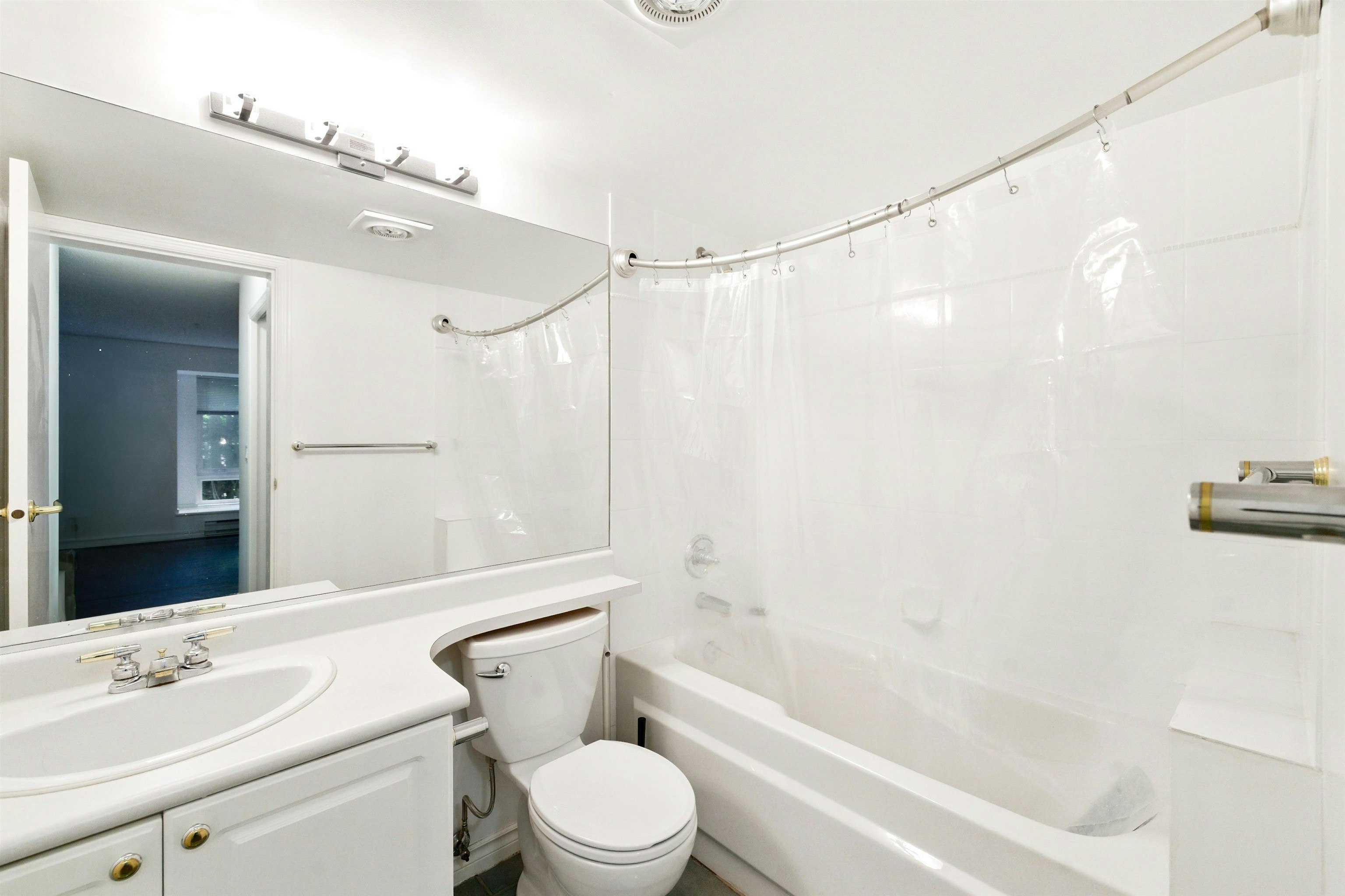 208-8100 Jones Road, Richmond, BC, V6Y 4B1 - 16