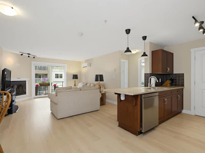 306-2038 Sandalwood Crescent - 3