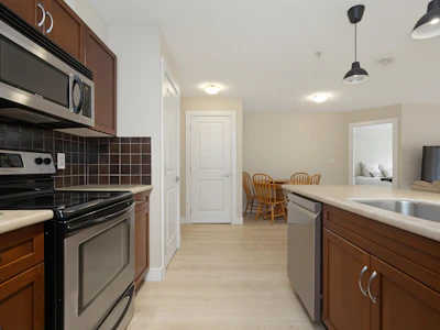 306-2038 Sandalwood Crescent - 5