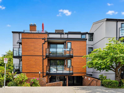 206-1340 Duchess Avenue - 2