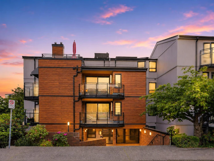 206-1340 Duchess Avenue, West Vancouver, BC, V7T 1H6