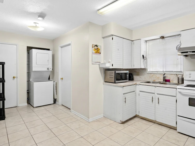2871 E 18th Avenue, Vancouver, BC, V5M 2R1 - 14