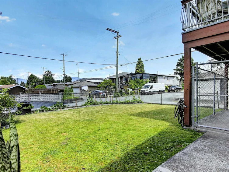 2871 E 18th Avenue, Vancouver, BC, V5M 2R1 - 18