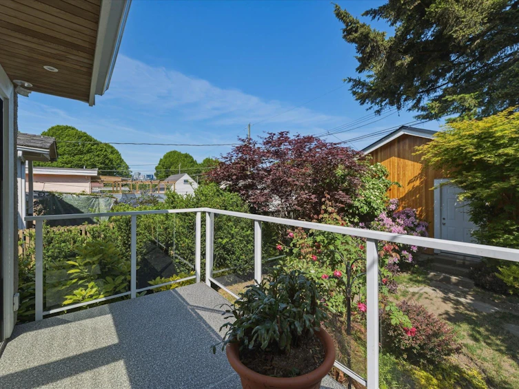 647 Prior Street, Vancouver, BC, V6A 2G7 - 7