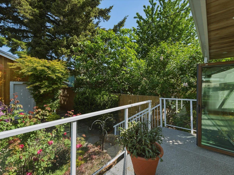 647 Prior Street, Vancouver, BC, V6A 2G7 - 6