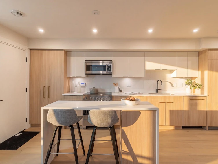 1-1937 Templeton Drive, Vancouver, BC, V5N 4V9