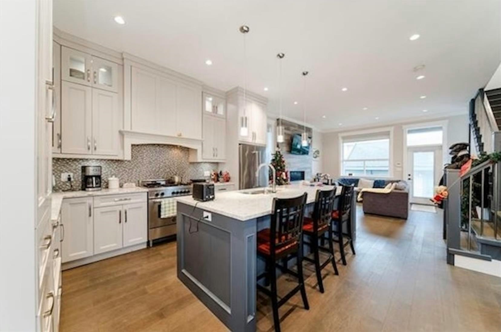 7299 194a Street, Surrey, BC, V4N 6K1