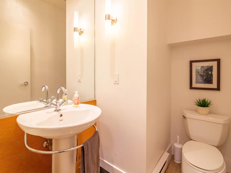 822 W 6th Avenue, Vancouver, BC, V5Z 1A6 - 17