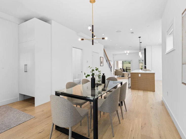 2518 W 3rd Avenue, Vancouver, BC, V6K 1M1 - 4