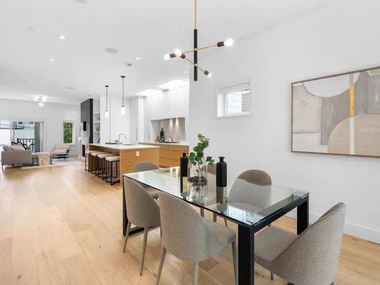2518 W 3rd Avenue, Vancouver, BC, V6K 1M1 - 3
