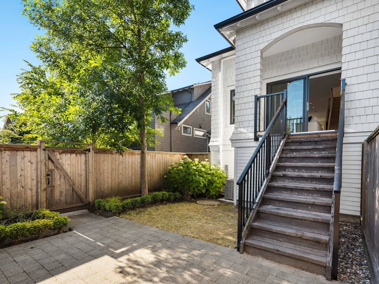 2518 W 3rd Avenue, Vancouver, BC, V6K 1M1 - 32