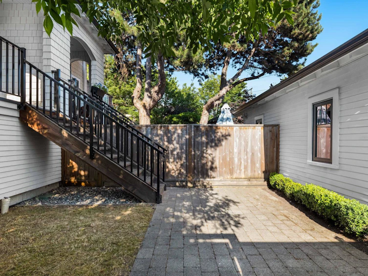 2518 W 3rd Avenue, Vancouver, BC, V6K 1M1 - 31