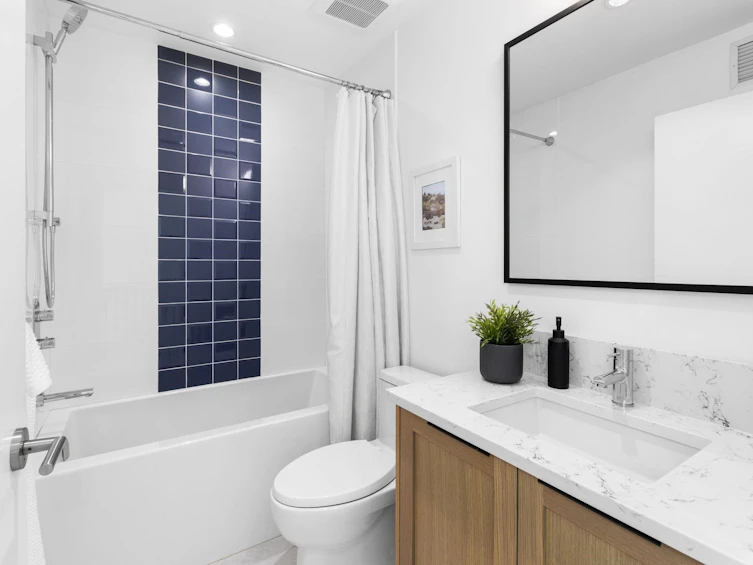 2518 W 3rd Avenue, Vancouver, BC, V6K 1M1 - 23