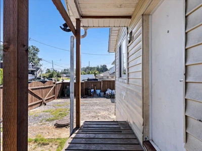 12768 112b Avenue - 5