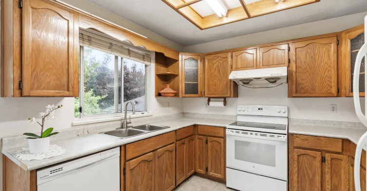 9335 152a Street, Surrey, BC, V3R 0E6 - 7