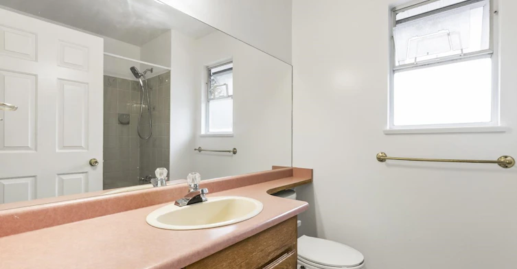 9335 152a Street, Surrey, BC, V3R 0E6 - 14