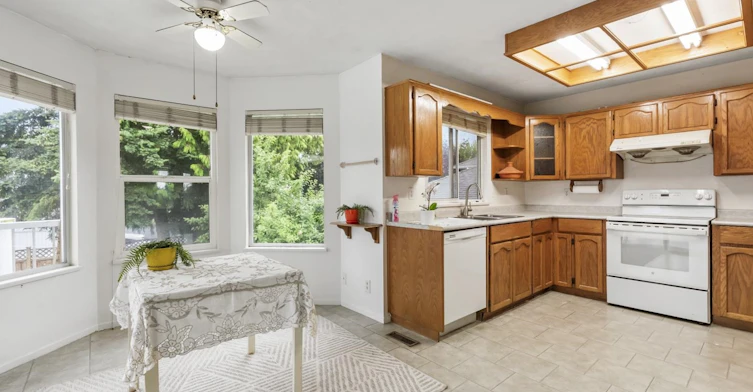 9335 152a Street, Surrey, BC, V3R 0E6 - 6