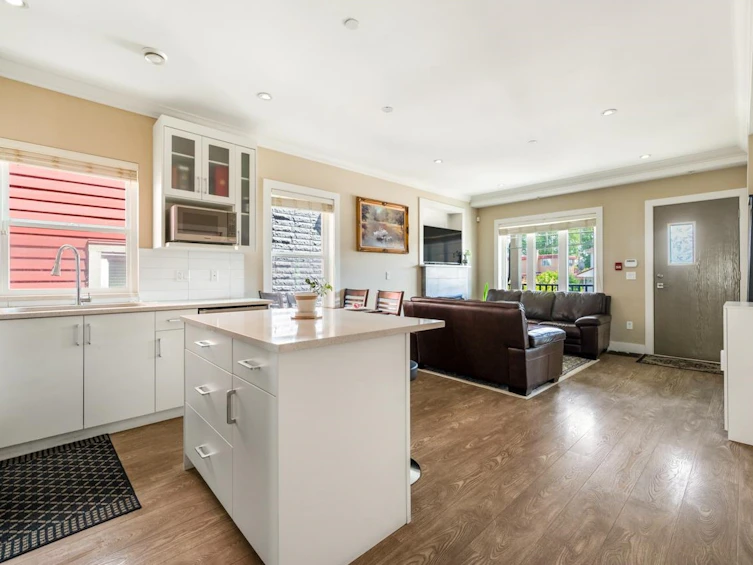 201-4577 Slocan Street, Vancouver, BC, V5R 1Z8 - 6