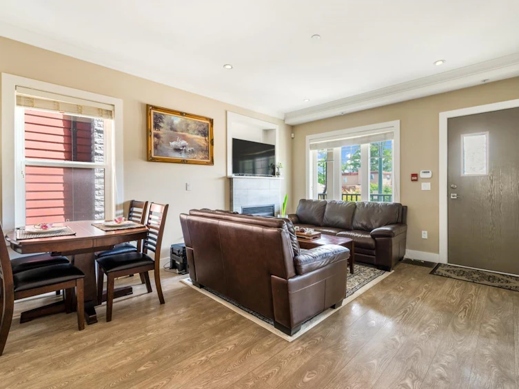 201-4577 Slocan Street, Vancouver, BC, V5R 1Z8 - 4