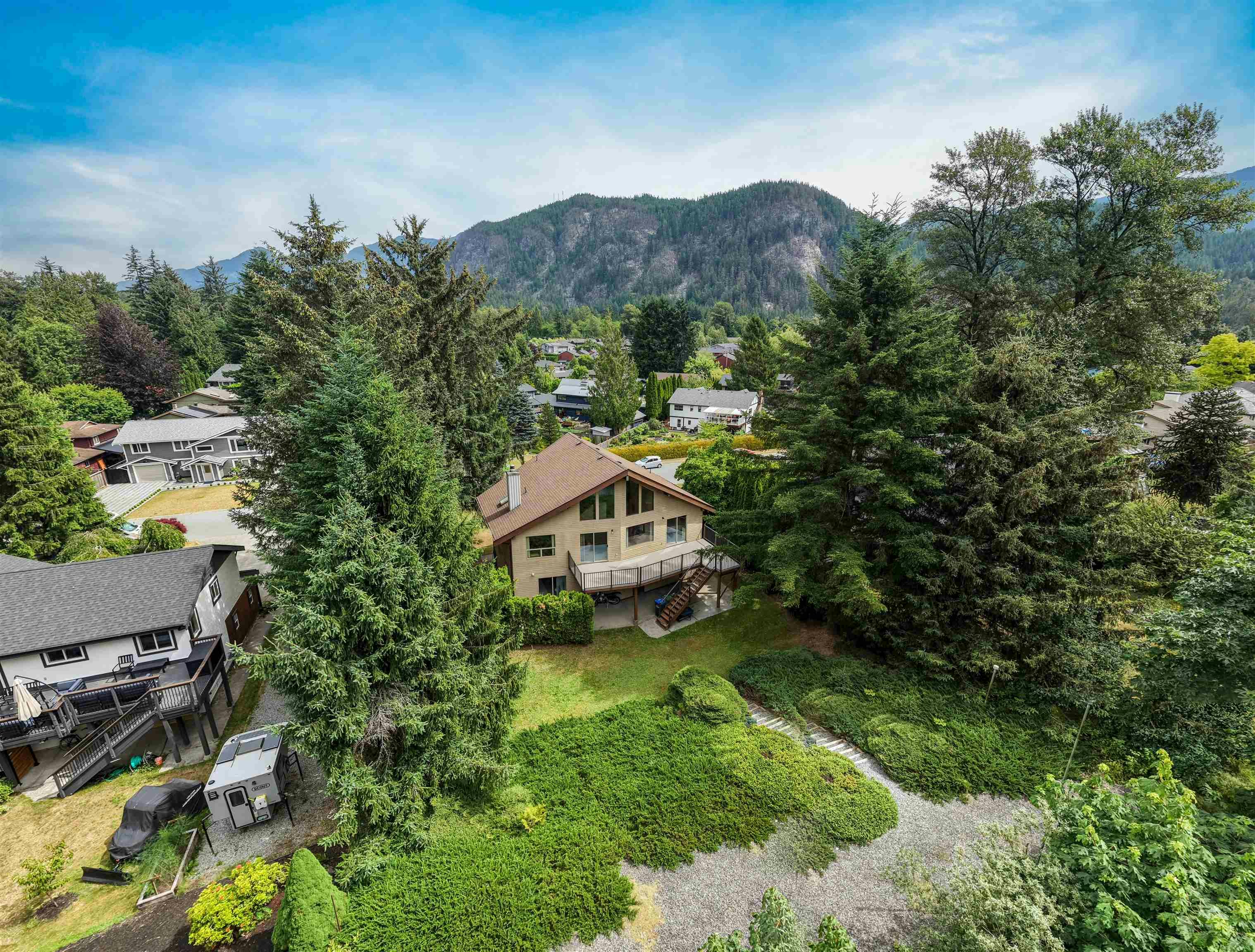 1464 Maple Crescent, Squamish, BC, V0N 1H0