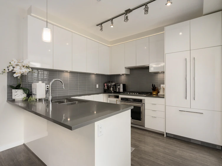 215-9388 Tomicki Avenue, Richmond, BC, V6X 0P1 - 8