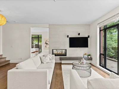 111-2688 Vine Street - 3