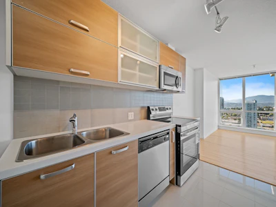 3305-13688 100 Avenue - 4