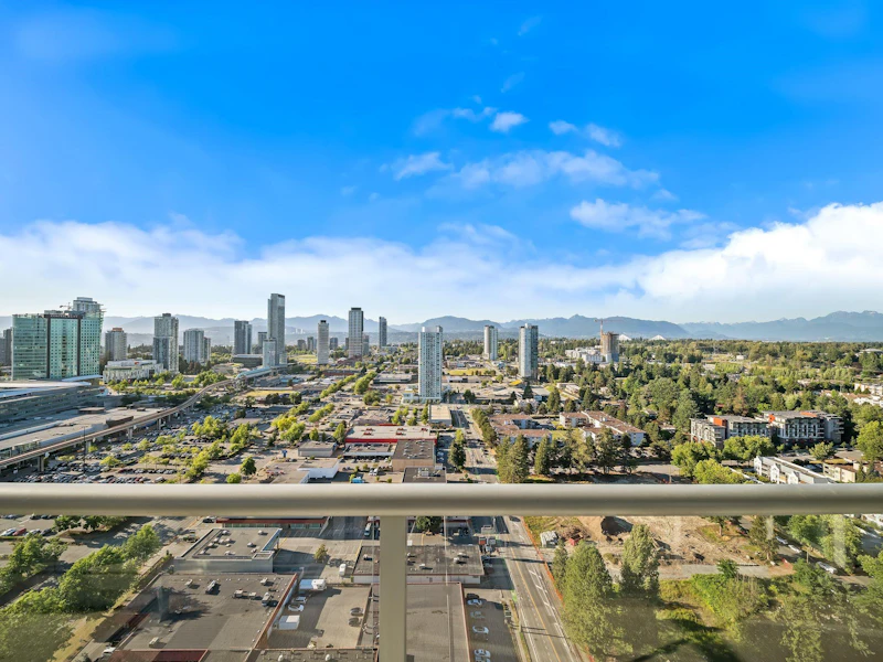 3305 - 13688 100th Avenue, Surrey BC V3T 0G5