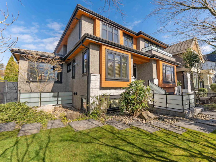1041 W 58th Avenue, Vancouver, BC, V6P 1V9 - 3