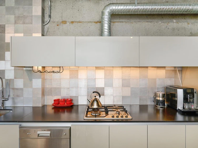 205-1529 W 6 Avenue, Vancouver, BC, V6J 1R1 - 2