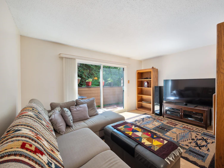 4384 Garden Grove Drive, Burnaby, BC, V5G 4G6 - 3