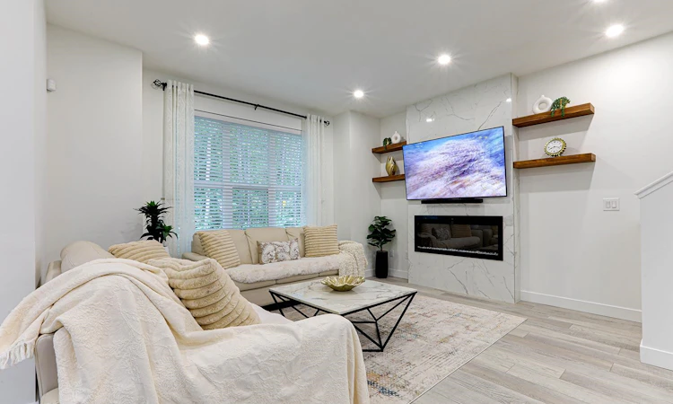 1437 Collins Road