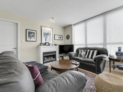 1604-850 Royal Avenue - 3