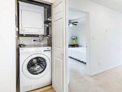 206-1085 W 17th Street - 5