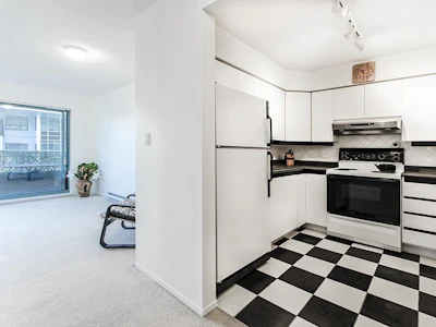 206-1085 W 17th Street - 4