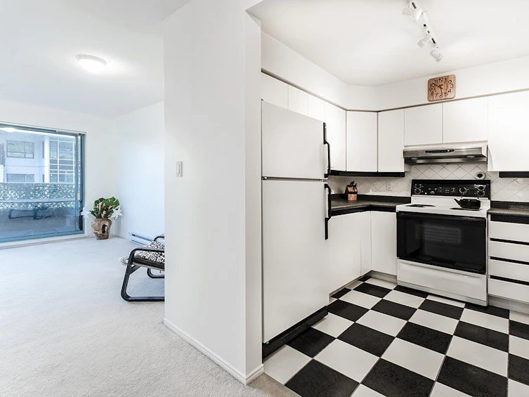 206-1085 W 17th Street, North Vancouver, BC, V7P 3R3 - 4