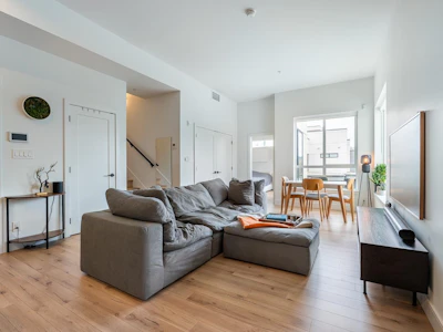 614-55 Klahanie Drive - 5