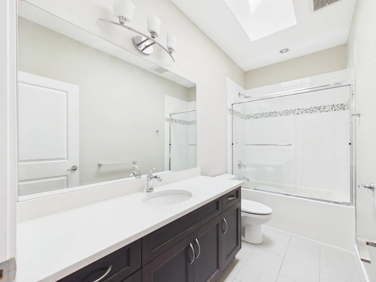 638 Austin Avenue, Coquitlam, BC, V3K 3N1 - 19